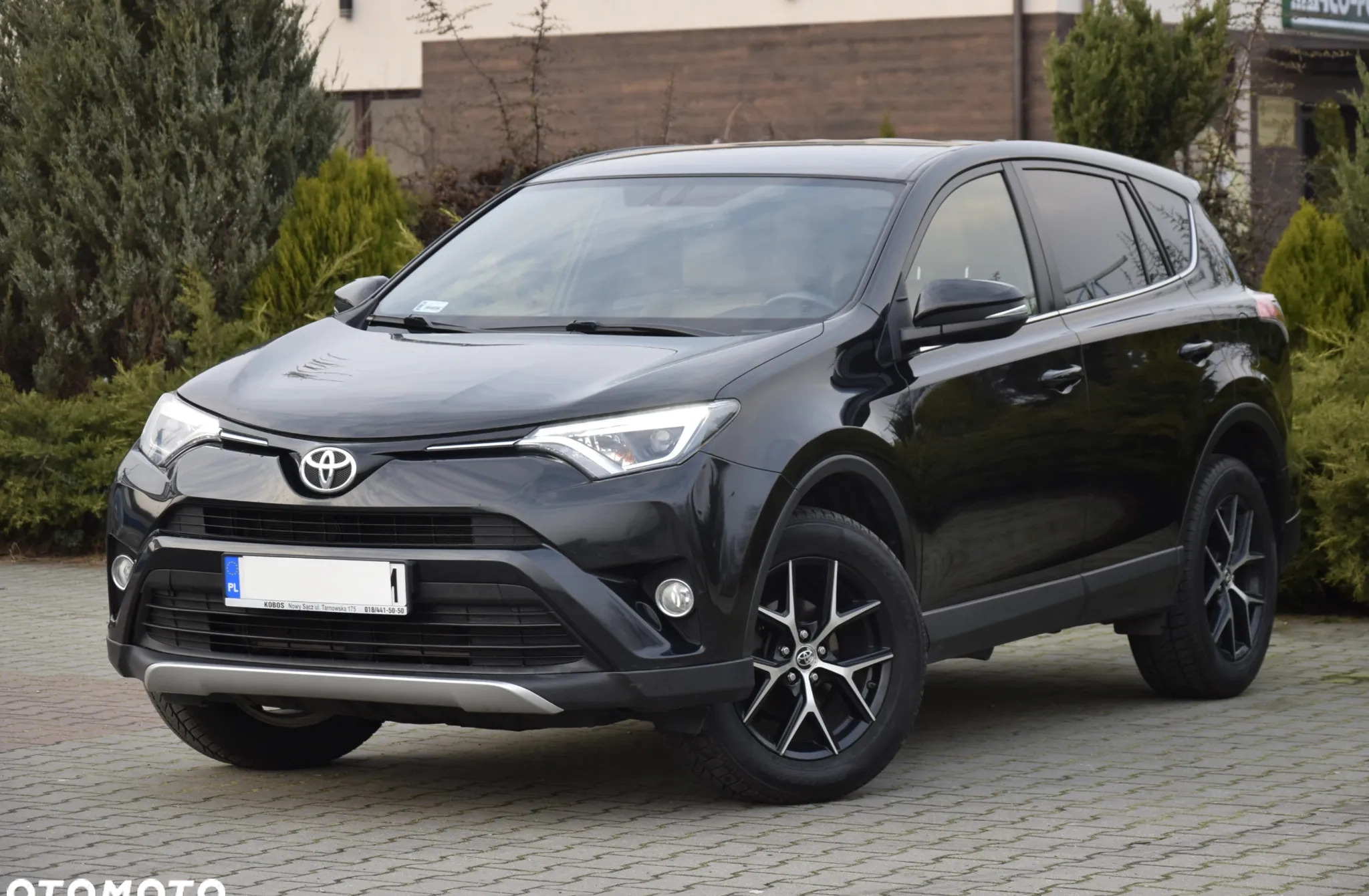 Toyota RAV4 cena 66800 przebieg: 328000, rok produkcji 2016 z Żuromin małe 326